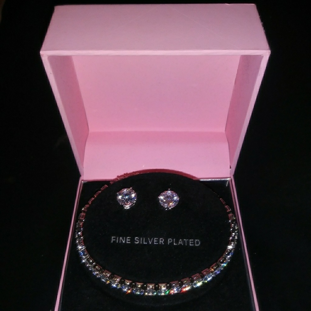 Tennis braclet set with matching earings